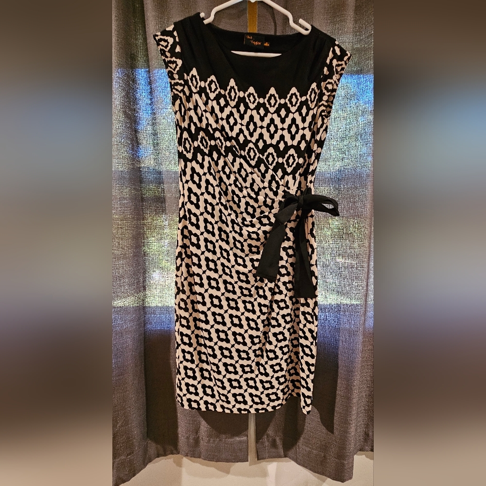 Just...Taylor Dress. Size 6